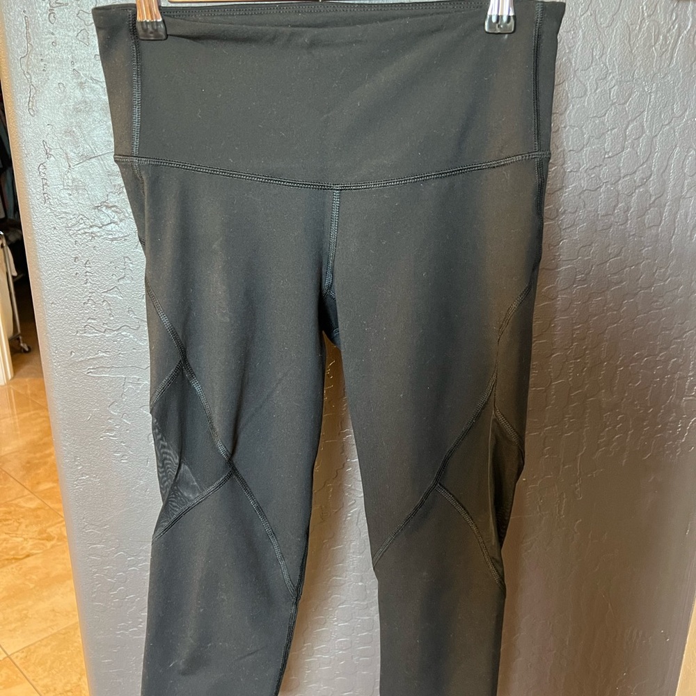 Mesh Cutout Capri Leggings Old Navy Active